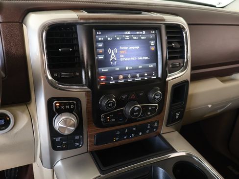 Used 2018 RAM 1500 Laramie w/ Convenience Group AWD/4WD image 5