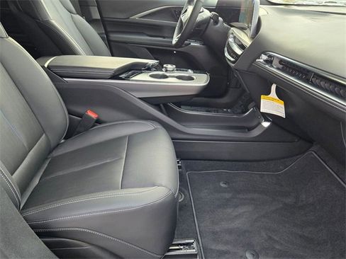 Used 2025 Cadillac Lyriq Sport image 25