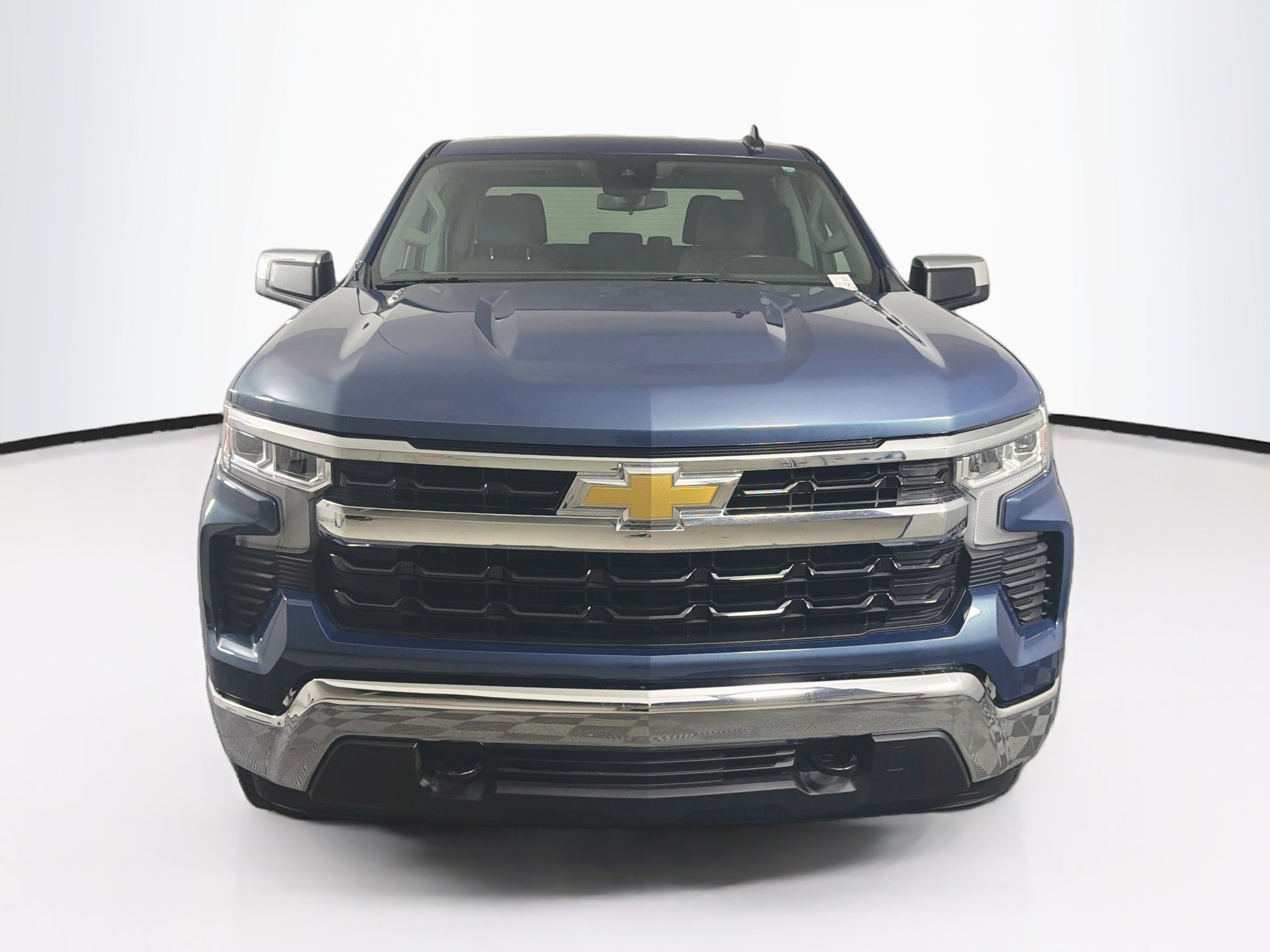 Used 2024 Chevrolet Silverado 1500 LT AWD/4WD image 2