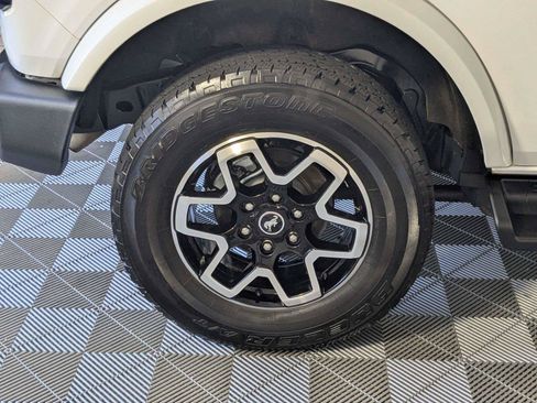 Used 2025 Ford Bronco Outer Banks AWD/4WD image 10