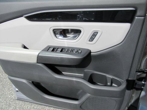 Used 2023 Honda Pilot Touring image 24