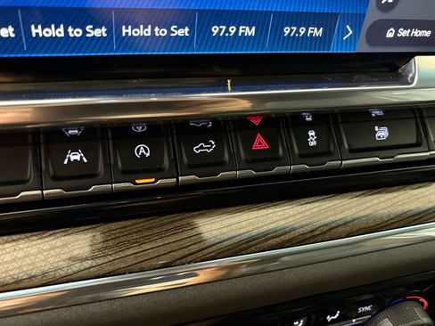 Used 2023 Chevrolet Silverado 1500 RST AWD/4WD image 31