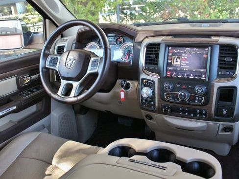 Used 2018 RAM 1500 Laramie image 13