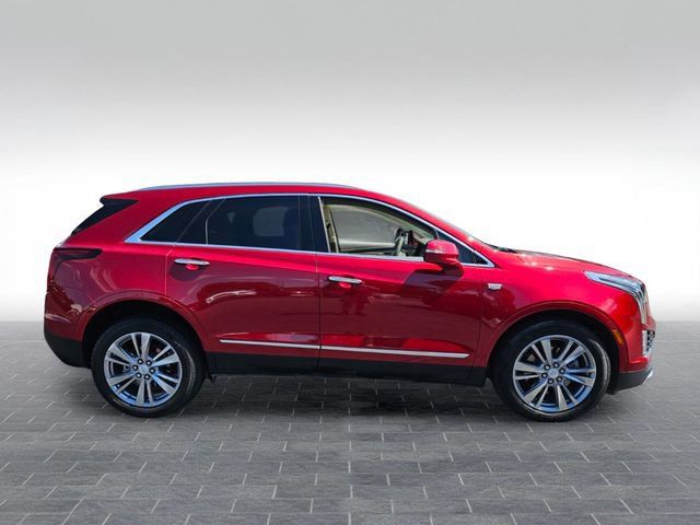 Used 2024 Cadillac XT5 Premium Luxury w/ LPO, Floor Liner Package AWD/4WD image 4