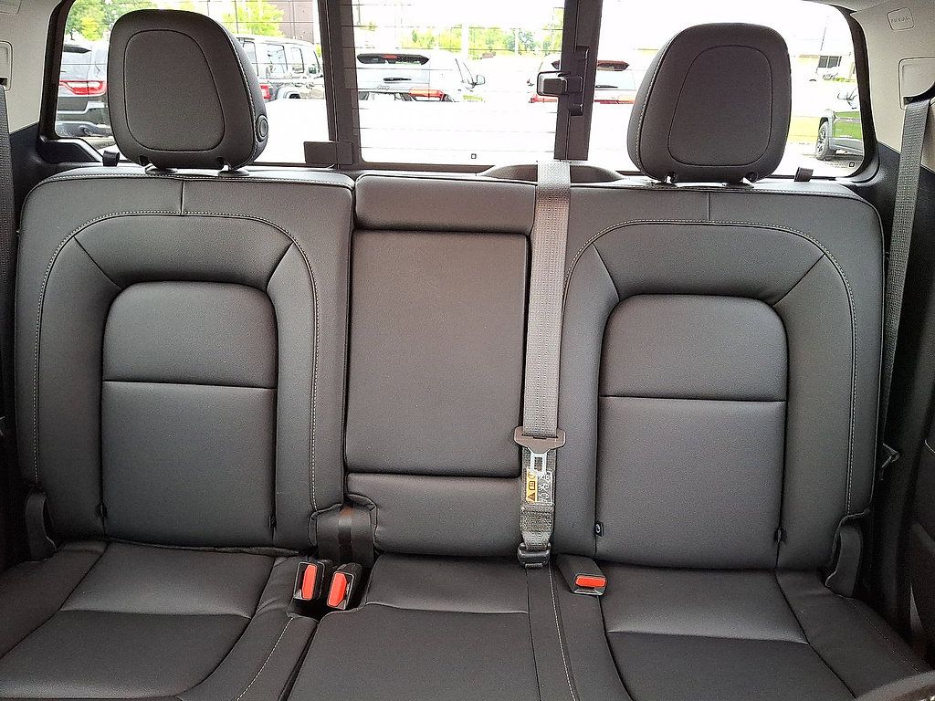 Used 2022 GMC Canyon Elevation w/ Elevation Premium Package AWD/4WD image 13