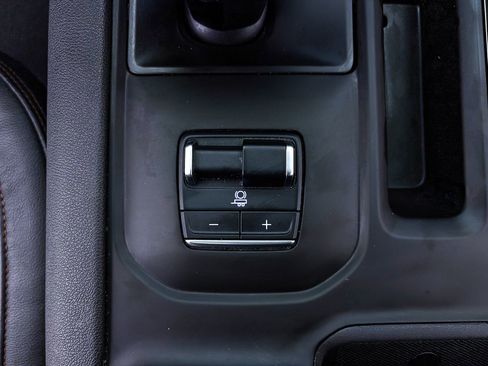 Used 2024 GMC Sierra 1500 AT4 w/ Technology Package AWD/4WD image 29