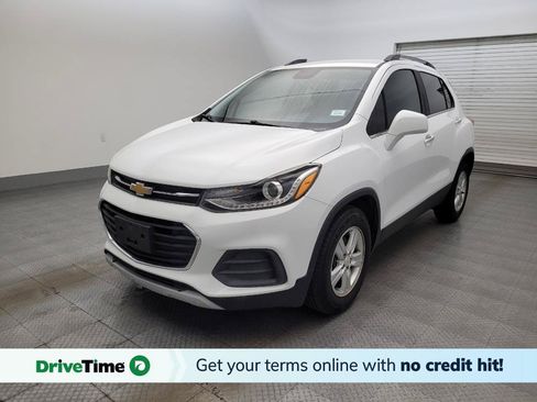 Used 2020 Chevrolet Trax LT w/ LT Convenience Package FWD image 1