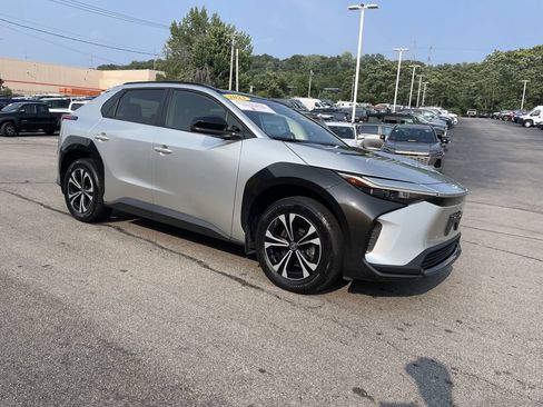 Certified 2023 Toyota bZ4X AWD w/ Weather Package image 6