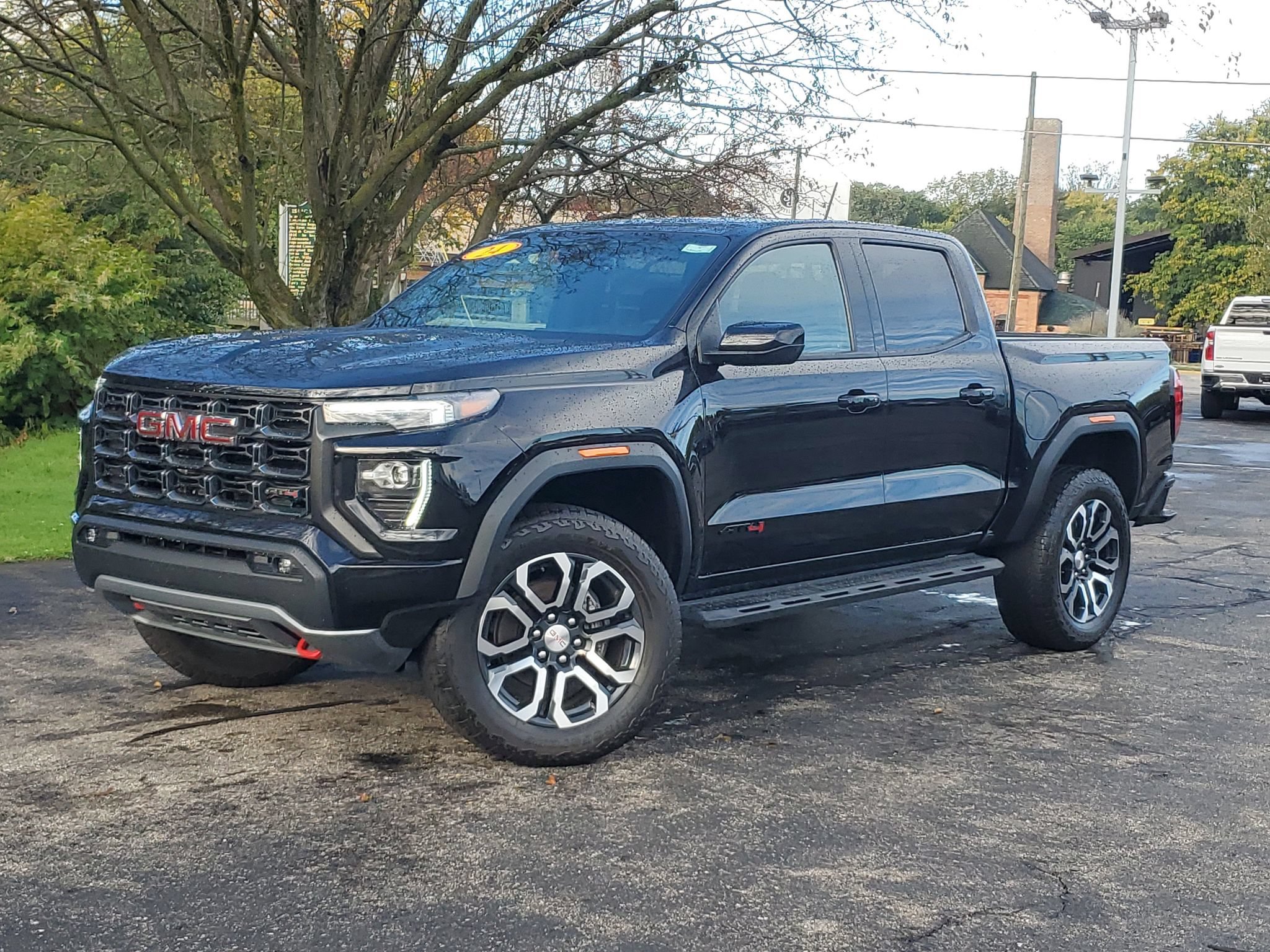 Used 2024 GMC Canyon AT4 w/ Canyon Safety Plus Package AWD/4WD image 28