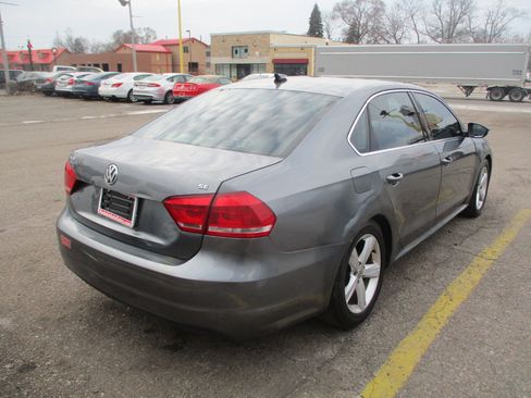 Used 2012 Volkswagen Passat 2.5 SE image 5