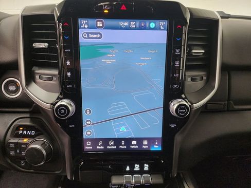 New 2026 RAM 1500 4x4 Crew Cab image 13