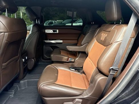 Used 2021 Ford Explorer King Ranch w/ Premium Technology Package AWD/4WD image 31