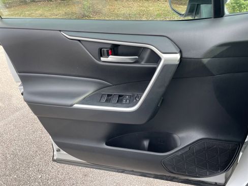 Used 2025 Toyota RAV4 XLE image 20