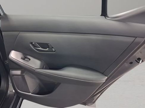 Used 2025 Nissan Sentra SV w/ All-Weather Package FWD image 15