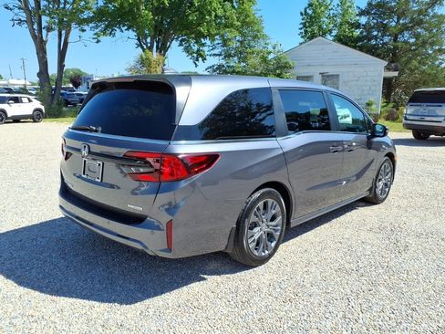 Used 2025 Honda Odyssey Touring image 7