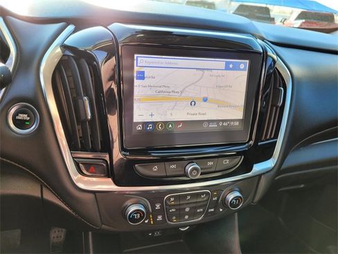 Used 2021 Chevrolet Traverse RS image 25