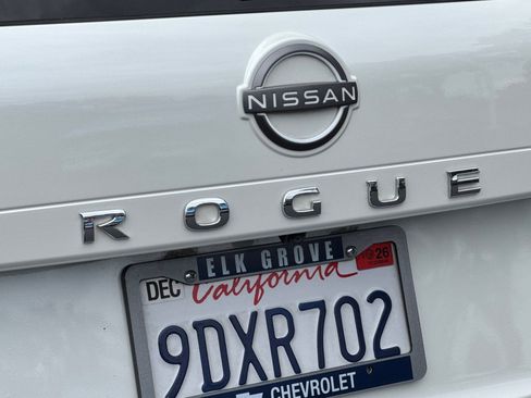 Used 2023 Nissan Rogue SV FWD image 32