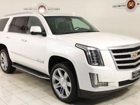 Used 2020 Cadillac Escalade Luxury AWD/4WD image 40