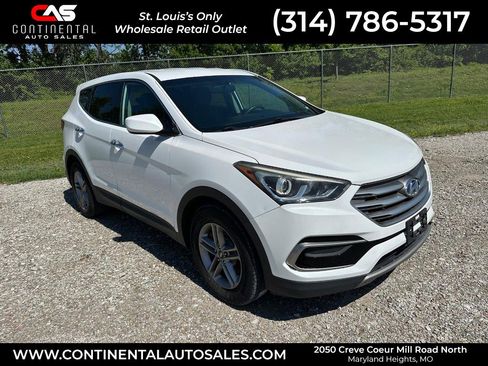 Used 2017 Hyundai Santa Fe Sport FWD image 1