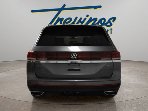 Used 2024 Volkswagen Atlas SE AWD/4WD image 10
