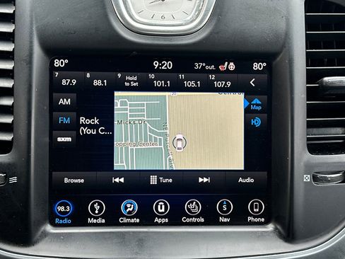 Used 2018 Chrysler 300 Limited image 23