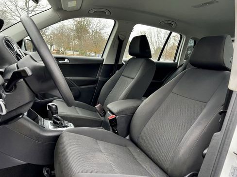Used 2018 Volkswagen Tiguan Limited image 14