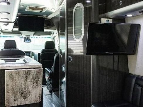 Used 2014 Mercedes-Benz Sprinter 3500 image 4