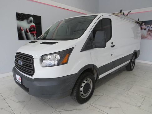 Used 2018 Ford Transit 250 130 Low Roof image 10