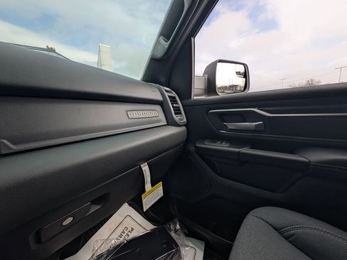 New 2026 RAM 1500 4x4 Crew Cab image 30