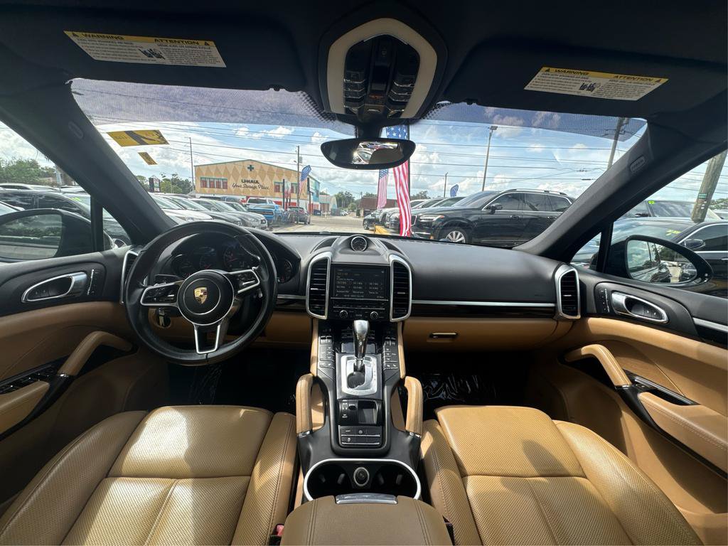 Used 2016 Porsche Cayenne w/ Premium Package AWD/4WD image 20