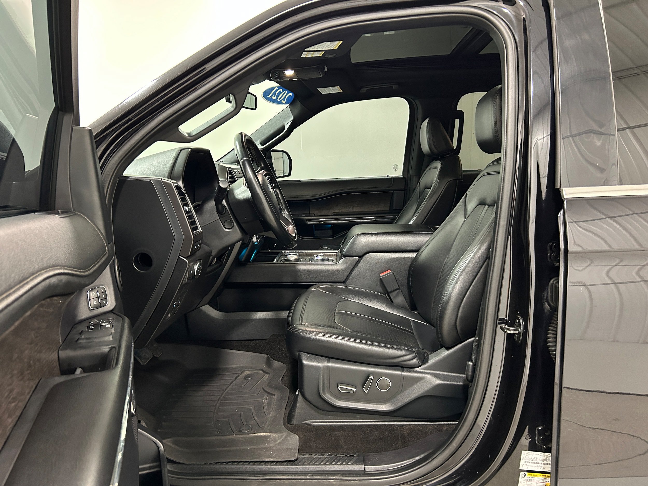 Used 2021 Ford Expedition Max Limited AWD/4WD image 4