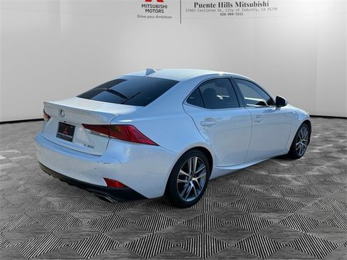 Used 2019 Lexus IS 300 image 5