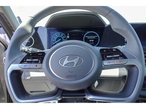 Used 2026 Hyundai Elantra SEL FWD image 15