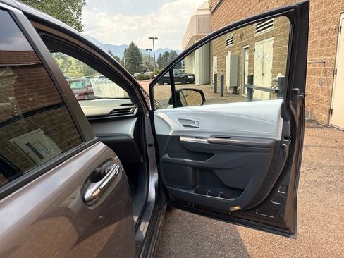 Used 2022 Toyota Sienna XSE w/ XSE Plus Package FWD image 28