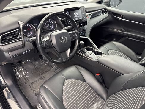 Used 2022 Toyota Camry SE FWD image 8
