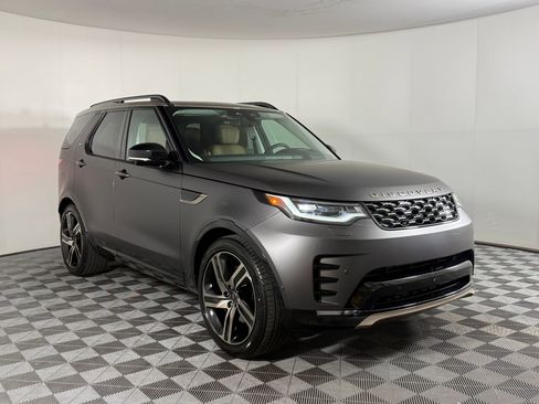 New 2026 Land Rover Discovery Limited Edition image 6
