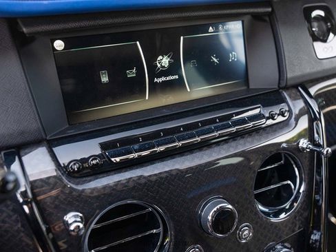 Used 2020 Rolls-Royce Cullinan Black Badge image 46