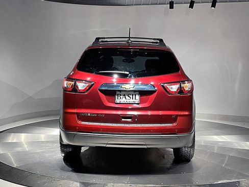 Used 2017 Chevrolet Traverse LT w/ Style and Technology Package image 12