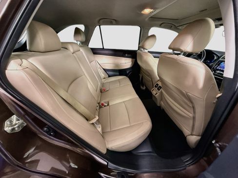 Used 2019 Subaru Outback 2.5i Limited AWD/4WD image 27