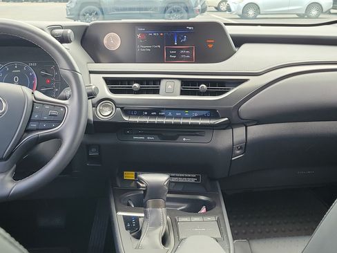 Used 2022 Lexus UX 200 w/ Accessory Package (Z2) FWD image 19