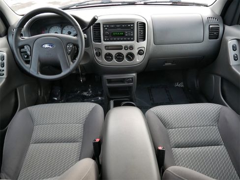 Used 2003 Ford Escape XLT image 13