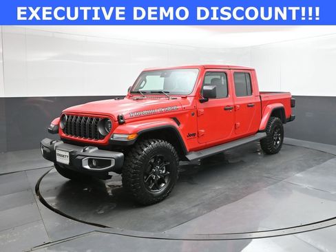 New 2025 Jeep Gladiator Sport image 1