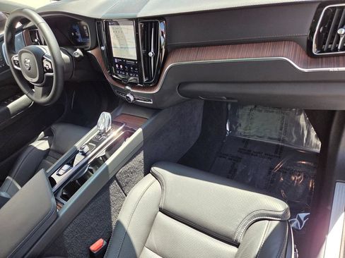 Used 2023 Volvo XC60 B5 Ultimate AWD/4WD image 22