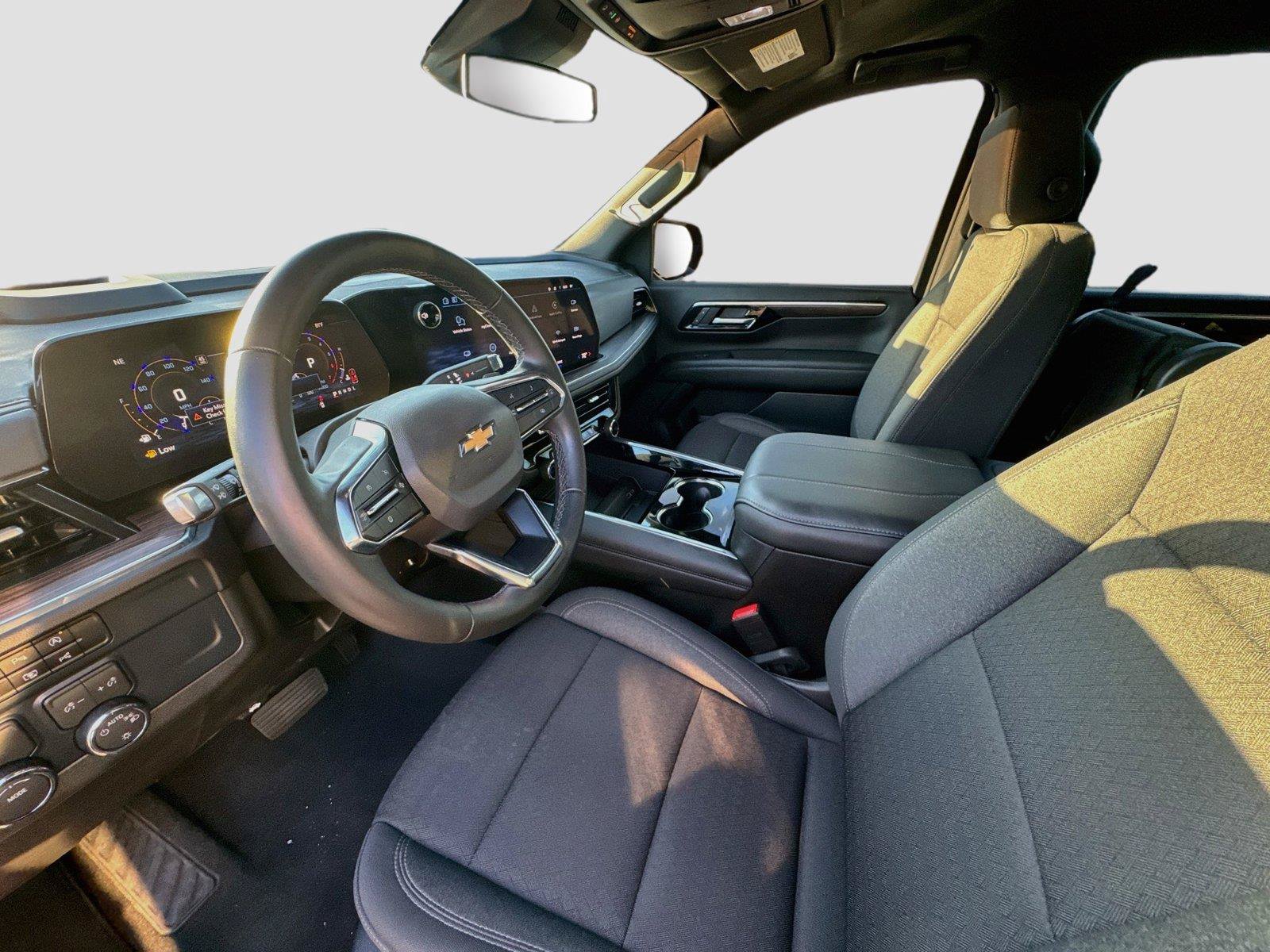 Used 2026 Chevrolet Suburban LS RWD image 10