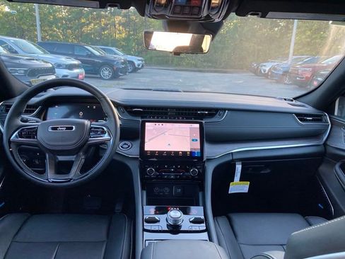 New 2024 Jeep Grand Cherokee Overland w/ Advanced Protech Group III image 13