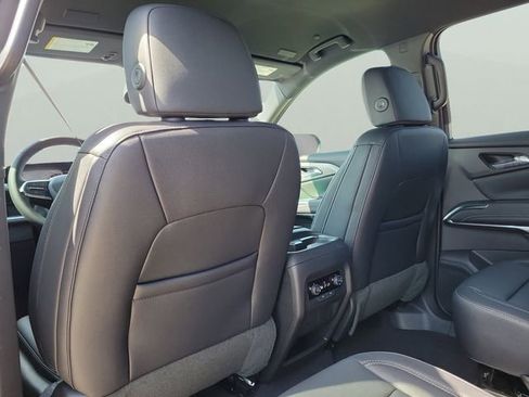 New 2026 Chevrolet Traverse LT image 11