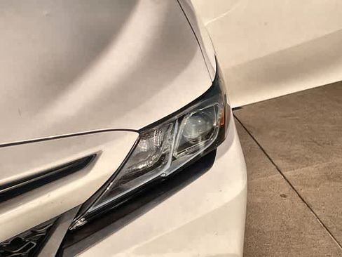 Used 2019 Toyota Camry SE FWD image 24