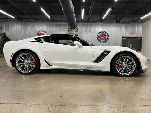 Used 2016 Chevrolet Corvette Z06 w/ 3LZ Preferred Equipment Group image 15