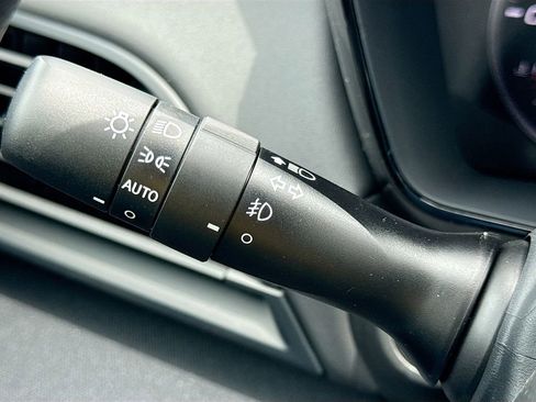 Used 2025 Subaru Outback Premium AWD/4WD image 14