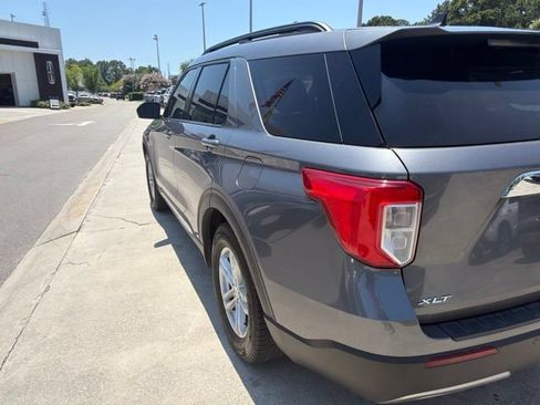 Used 2021 Ford Explorer XLT w/ Equipment Group 202A RWD image 5